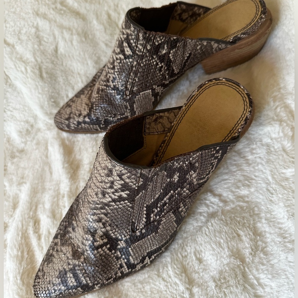 Splendid Hailee 2 Stacked Heel Mules - Snakeskin Neutral
